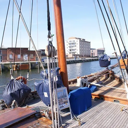 Backbord Am Hafen - Abc89 *